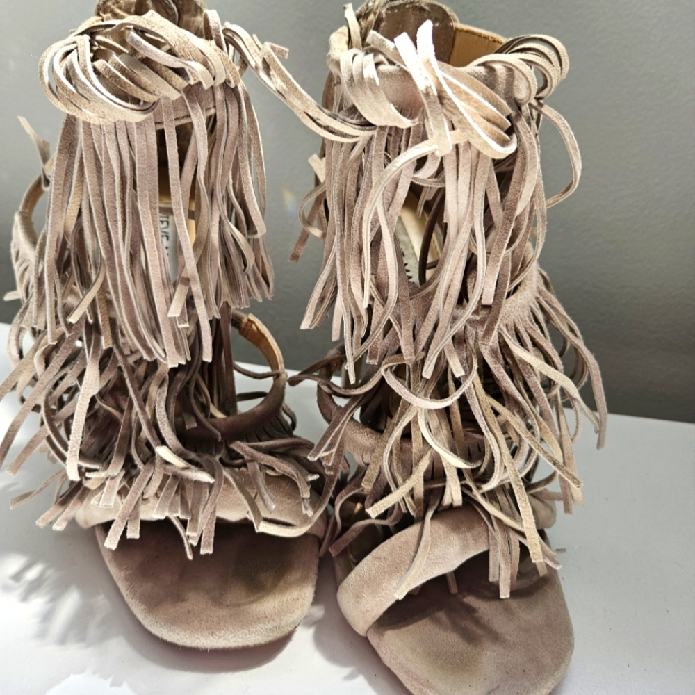 Fringe Heels in nude
